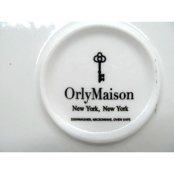 Orly Maison New York 10” Dinner Plates Navy & White Set of 2 - Picture 13 of 16